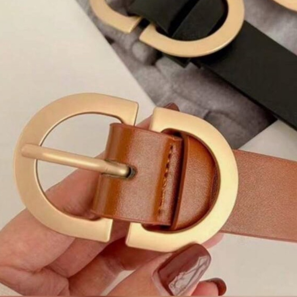 NWT Women’s Fashion Buckle Brown Belt